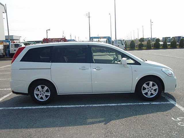 2004 Nissan Presage