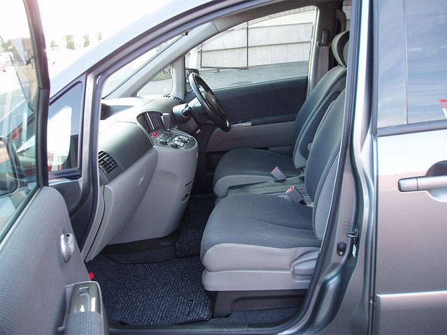 2004 Nissan Presage