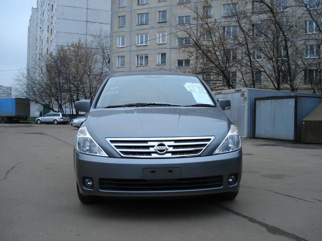 2004 Nissan Presage