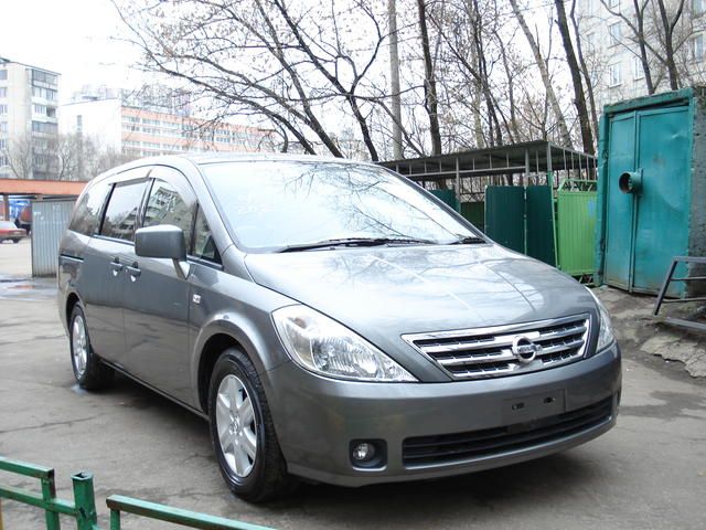 2004 Nissan Presage