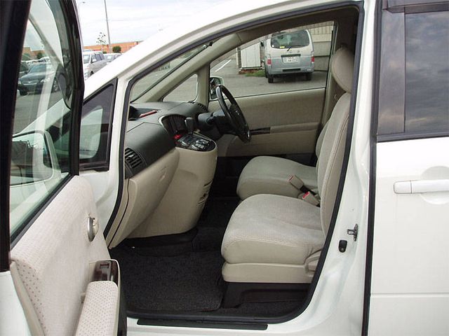 2004 Nissan Presage