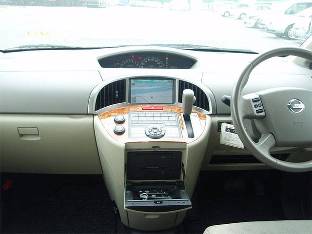 2004 Nissan Presage