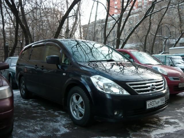 2004 Nissan Presage