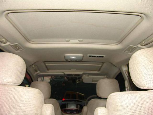 2004 Nissan Presage