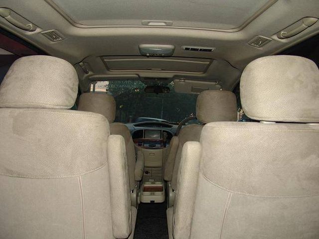 2004 Nissan Presage