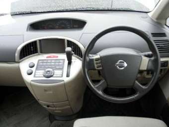 2004 Nissan Presage Pictures