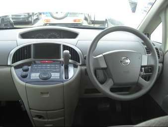 2004 Nissan Presage Photos