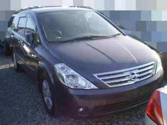 2004 Nissan Presage Pictures