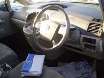 2004 Nissan Presage Pictures