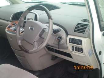2004 Nissan Presage Photos