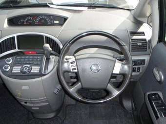 2004 Nissan Presage Pictures