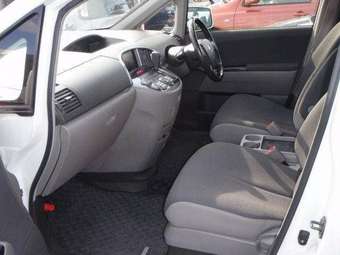2004 Nissan Presage Pics