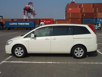 2004 Nissan Presage Pictures