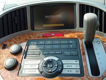 2004 Nissan Presage Pictures