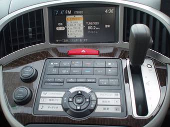 2004 Nissan Presage Images