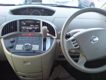 2004 Nissan Presage Photos