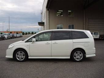 2004 Nissan Presage Photos