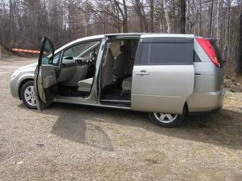 2004 Nissan Presage Photos