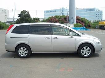 2004 Nissan Presage Photos