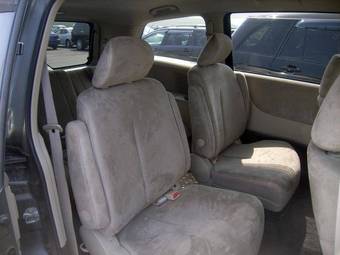 2004 Nissan Presage Pictures