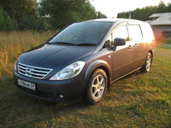 2004 Nissan Presage Pictures