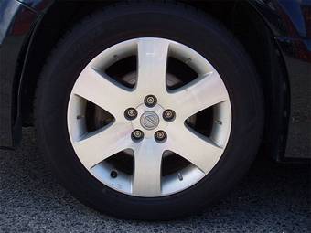 2005 Nissan Presage Pictures