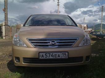 2005 Nissan Presage Photos