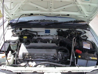 1998 Nissan Presea Photos