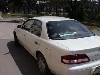 1998 Nissan Presea Photos