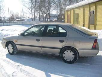 1991 Nissan Primera Photos