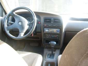 1991 Nissan Primera Pictures