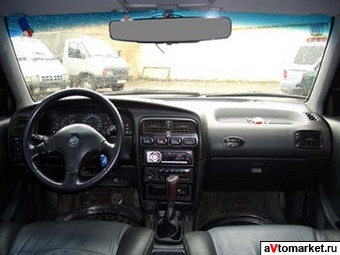 1992 Nissan Primera Photos