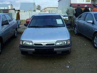 1992 Nissan Primera Pictures