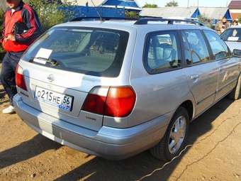 1992 Nissan Primera Images