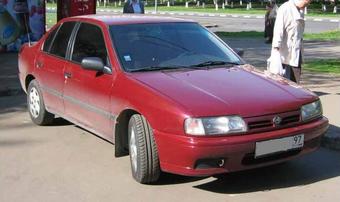 1993 Nissan Primera Images