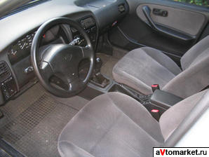 1994 Nissan Primera Photos