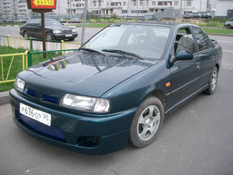 1995 Nissan Primera Images