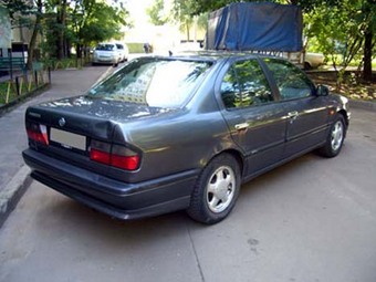 1996 Nissan Primera Photos