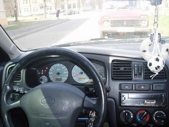 1997 Nissan Primera Photos