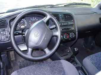 1997 Nissan Primera Photos