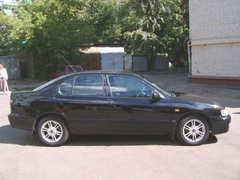 1997 Nissan Primera Photos