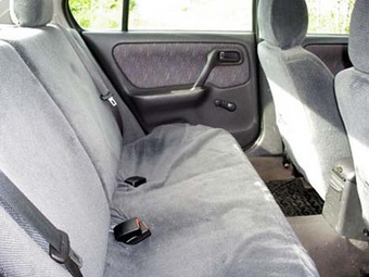 1998 Nissan Primera Pictures