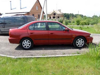 1998 Nissan Primera Images