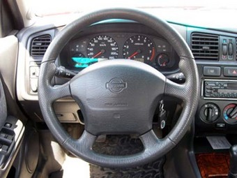 1998 Nissan Primera Pics