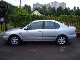 1998 Nissan Primera Pictures