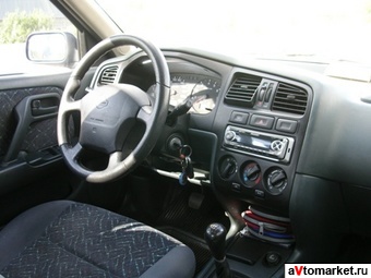 1998 Nissan Primera Photos