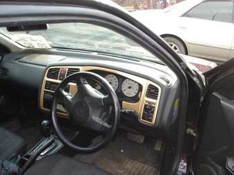 1998 Nissan Primera Pictures