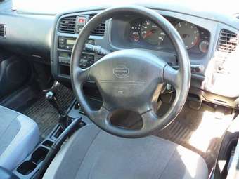 1998 Nissan Primera Photos