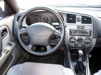 1999 Nissan Primera Pictures