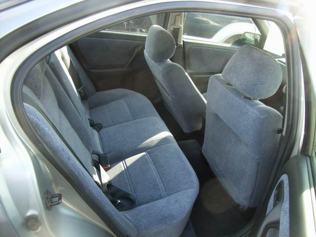 1999 Nissan Primera Images